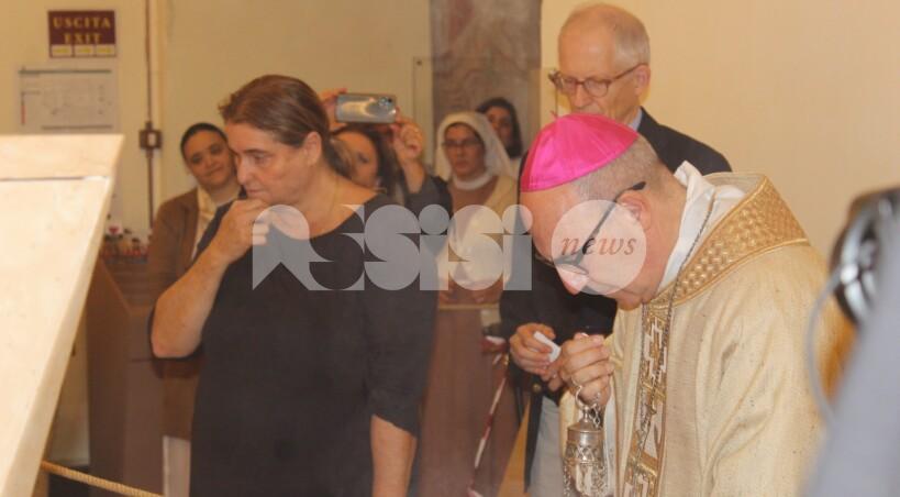 Il vescovo: “Vangelo, Eucarestia e poveri: facciamo nostra la guida di San Carlo Acutis” (foto e video)