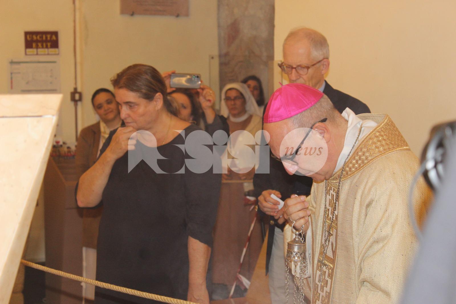 Il vescovo: “Vangelo, Eucarestia e poveri: facciamo nostra la guida di San Carlo Acutis” (foto e video)