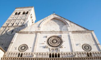 La parrocchia di San Rufino si mobilita per suor Anna Maria: "Si ripensi il trasferimento"