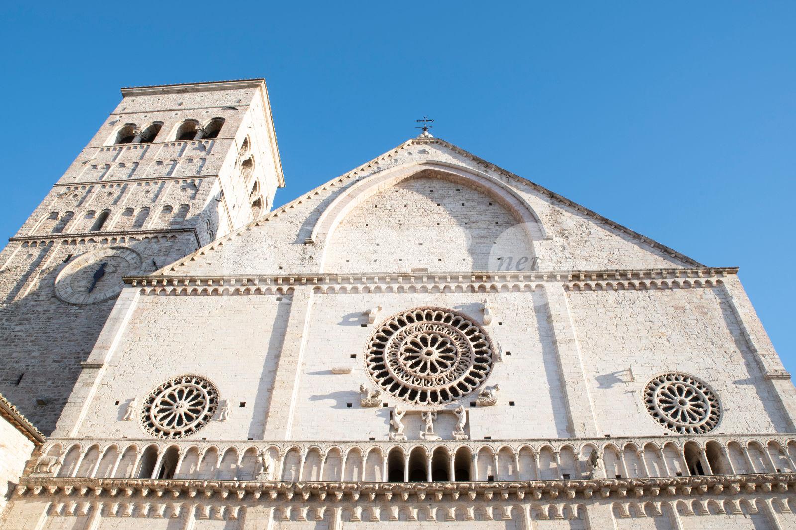 La parrocchia di San Rufino si mobilita per suor Anna Maria: "Si ripensi il trasferimento"