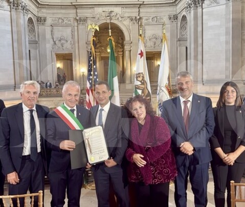 Inaugurata a San Francisco una mostra dedicata al Santo di Assisi; presente anche una delegazione comunale (foto)