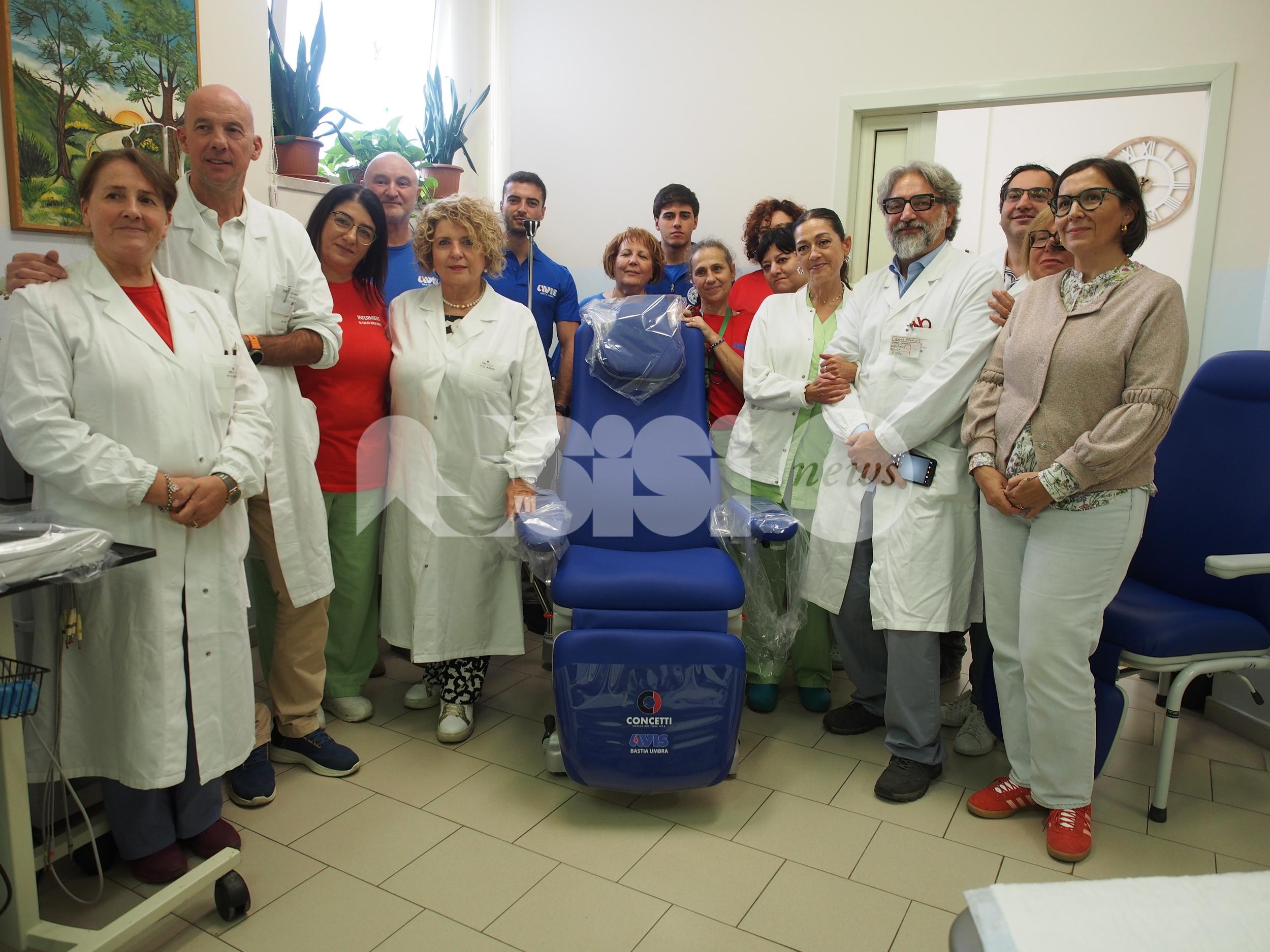 Ospedale di Assisi, donata una poltrona per l'Unità raccolta sangue