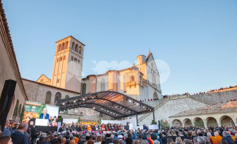 Il numero di novembre della rivista San Francesco dedicato a “Spirito di Assisi: la pace attende i suoi artefici”