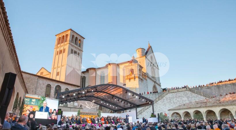 Il numero di novembre della rivista San Francesco dedicato a “Spirito di Assisi: la pace attende i suoi artefici”